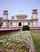 Photo of Idmad ud daula, Petite Taj, by Sanjay Saxena